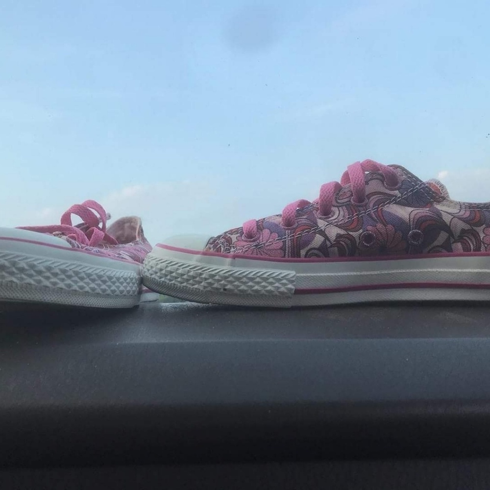 converse sneakers "girls"